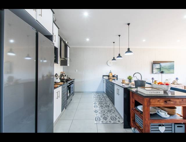3 BEDROOM DUET FOR SALE IN DANA BAY